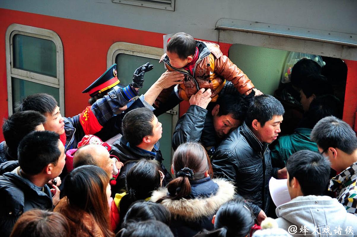 新春走基层 | 春运回家路 他们在守护