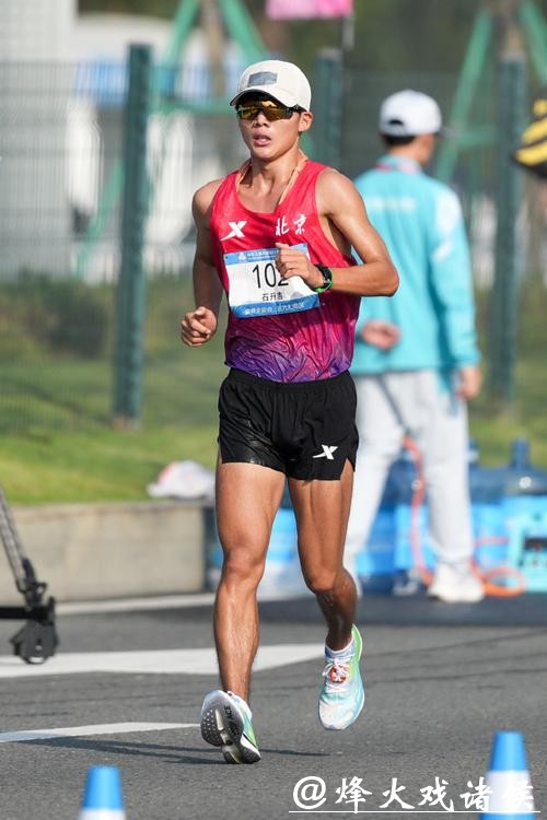 杨家玉搭档石升吉收获马拉松竞走混合接力冠军 杨家玉搭档石升吉收获马拉松竞走混合接力冠军